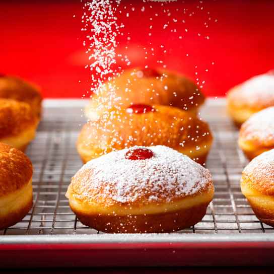 Sufganiyot (Hanukkah Jelly Doughnuts)