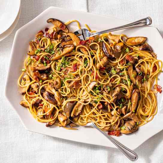 Super-Savory Mushroom Bacon Spaghetti
