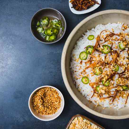 Hung Kao Mun Gati (Thai Coconut Rice)