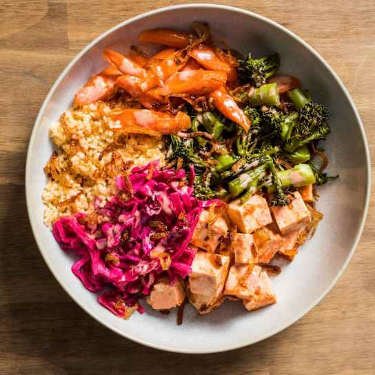 Bulgur Bowl with Vegetables and Marinated Tofu