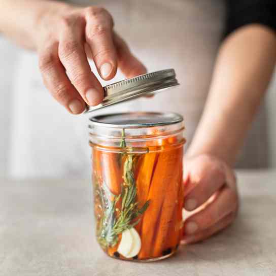 Quick Pickled Carrots