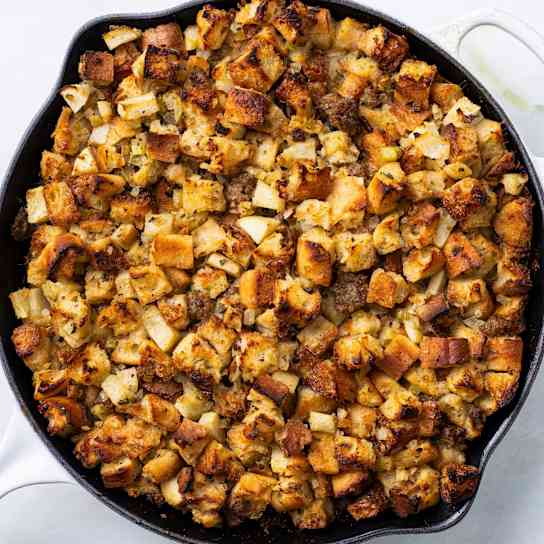 Sausage and Apple Skillet Stuffing