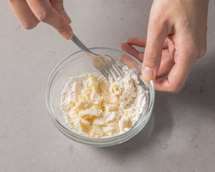 Three Ways To Thicken Sauce Cornstarch Roux Beurre Manie