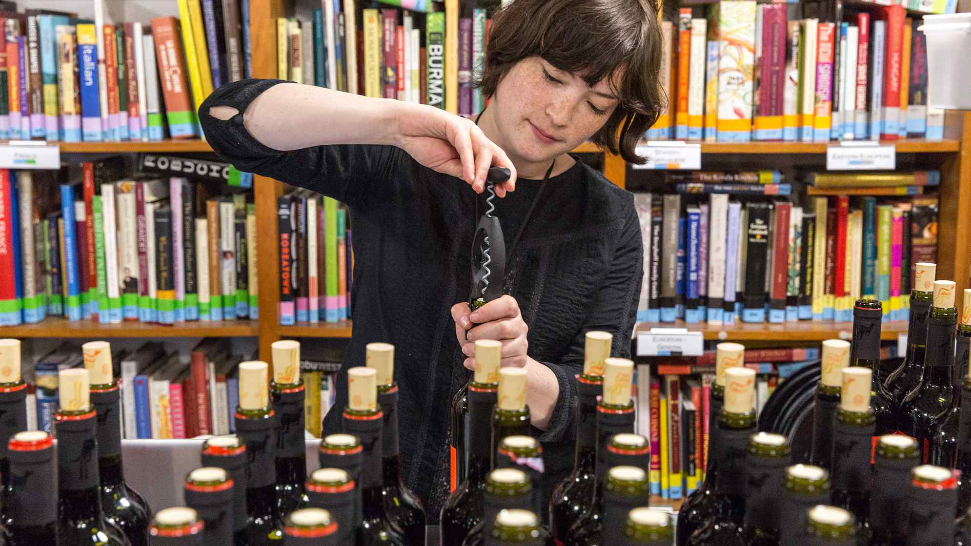 How to Use a ContinuousTurn Corkscrew to Open a Bottle of Wine Cook's Illustrated