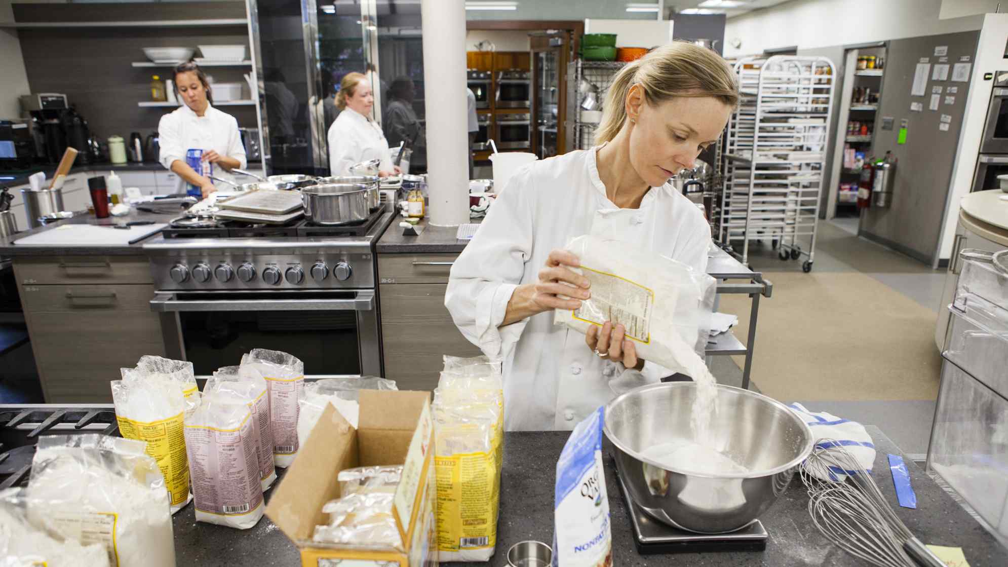 A Guide To All Purpose Flour Shopping Tips The Best Brands And More