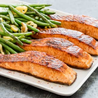 Pan-Seared Paprika Salmon with Spicy Green Beans