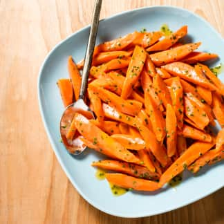 Sous Vide Honey-Glazed Carrots with Lemon and Thyme