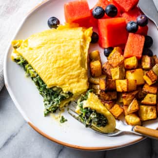 Family-Size Spinach and Herb Cream Cheese Omelet with Home Fries