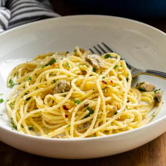 Garlicky Spaghetti with Clams for Two