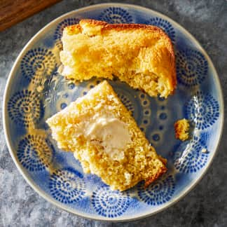 Golden Northern Cornbread with Cheddar