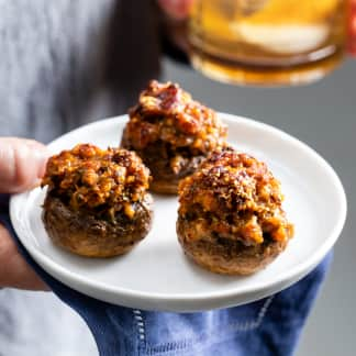 Pizza-Flavored Stuffed Mushrooms