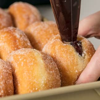 Tips for Putting More Filling into Filled Doughnuts