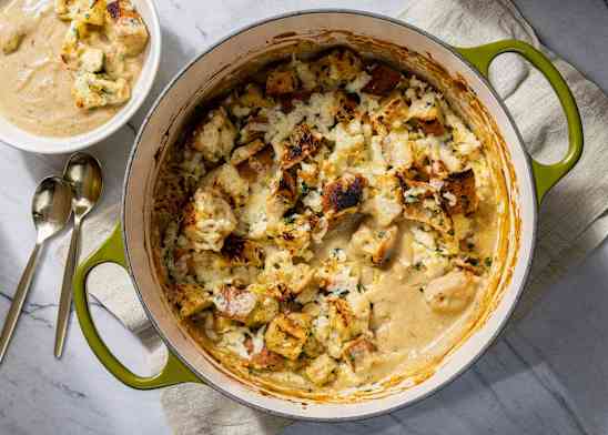 Cheesy Roasted Cauliflower Gratin Soup