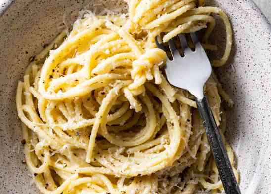 Cacio e Pepe (Spaghetti with Pecorino Romano and Black Pepper)