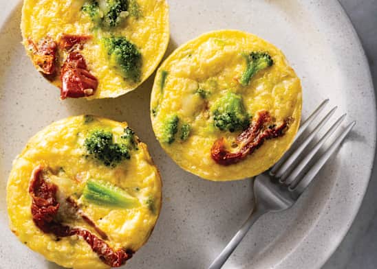 Cheesy Egg Bites with Broccoli and Sun-Dried Tomatoes