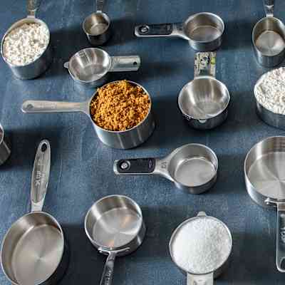 Dry measuring cups