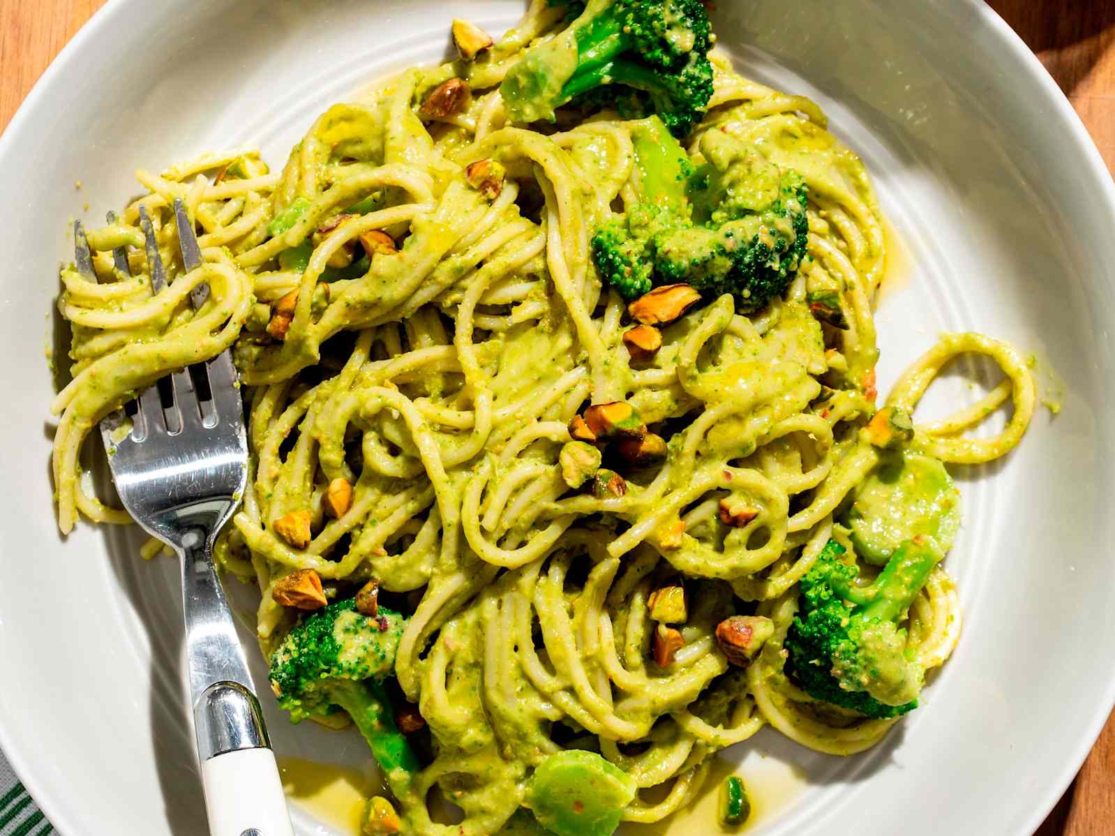 Pasta with Avocado Pesto and Broccoli