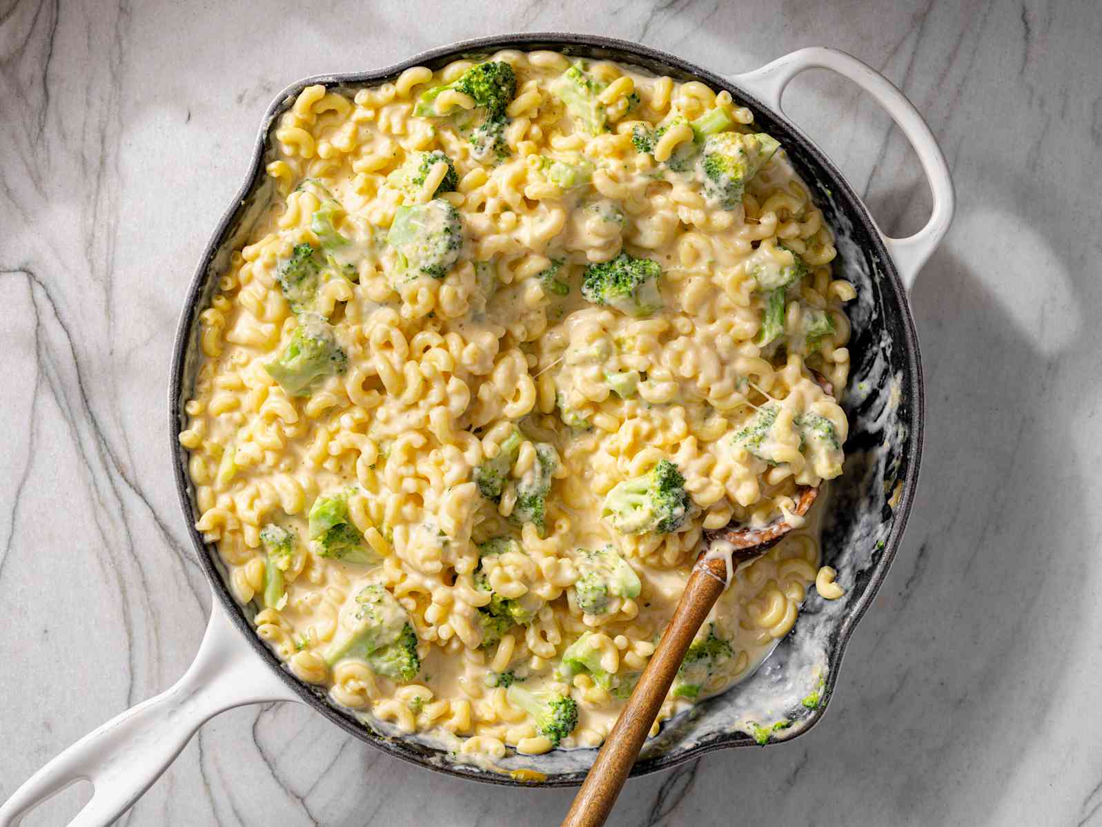 Skillet Broccoli Macaroni and Cheese
