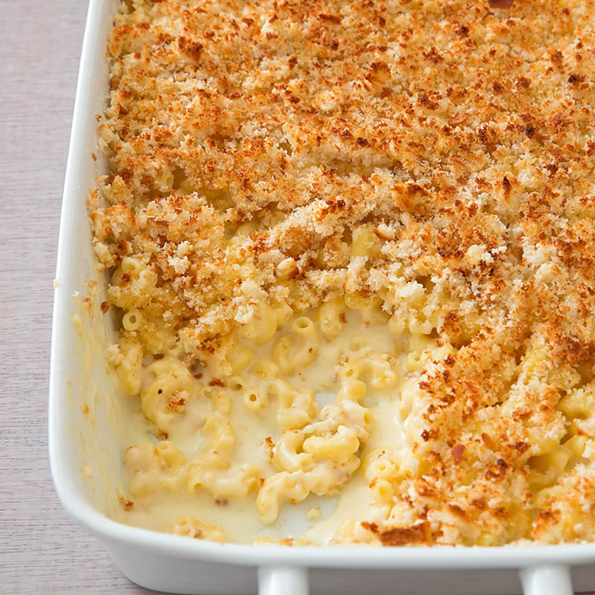 Classic Baked Macaroni and Cheese Casserole Recipe