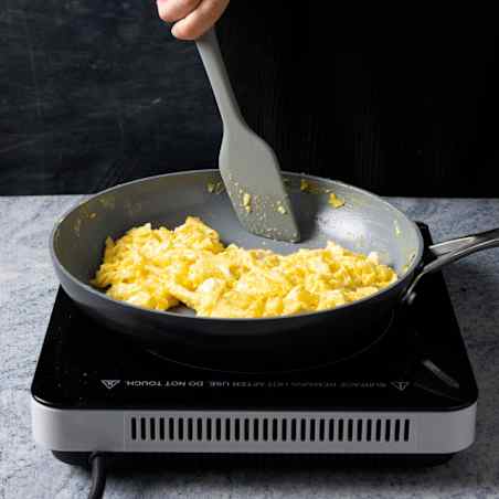 A silicone spatula with an angled head that a few testers found positioned their arms awkwardly.