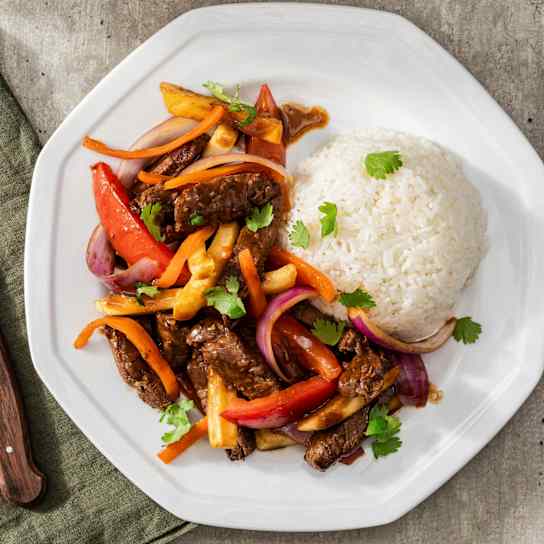 Lomo Saltado (Peruvian Beef Stir-Fry) 