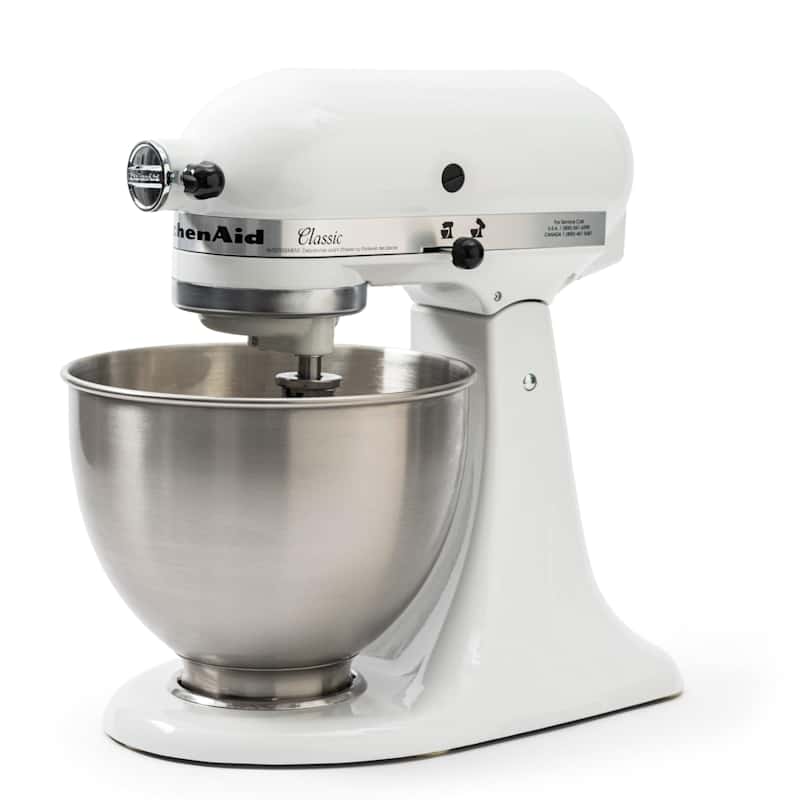 SIL_KitchenAid_Classic-Series-4point5-Quart-Tilt-Head-Stand-Mixer_1883.jpg