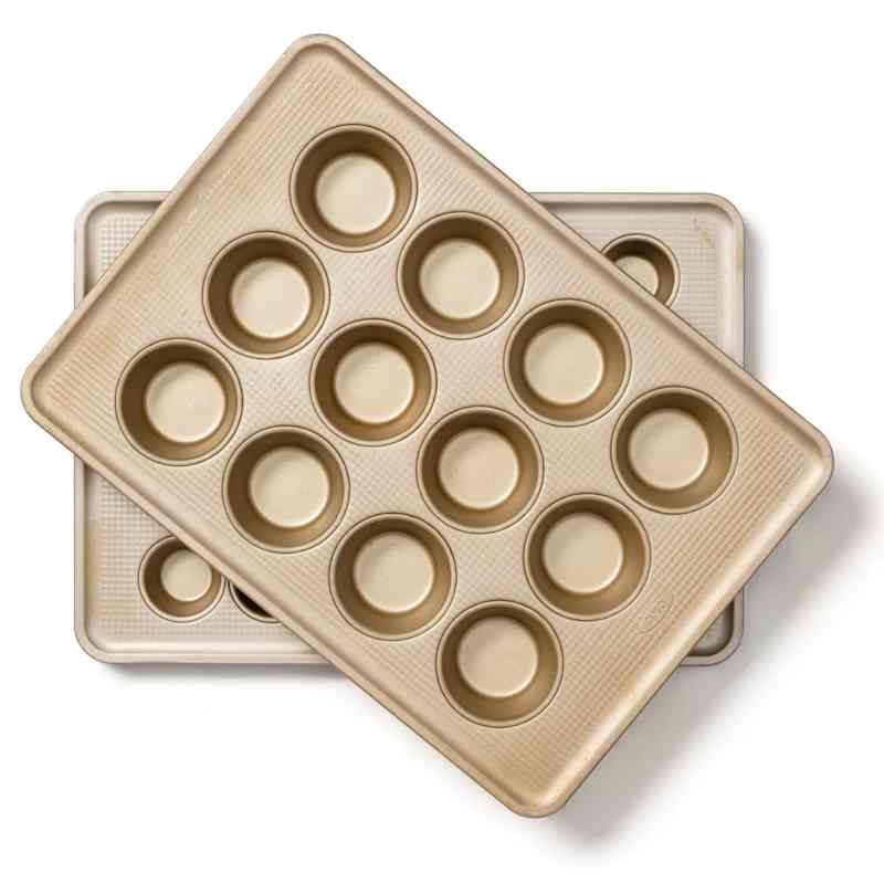 SIL_MetalMuffinTins_001 (1).jpg
