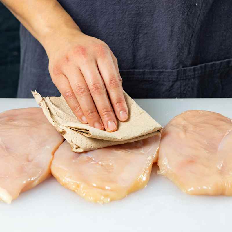 STP_Cold-Start-Pan-Seared-Chicken-Breasts-with-Cherry-and-Rosemary-Pan-Sauce_Pat-Dry_601.jpg