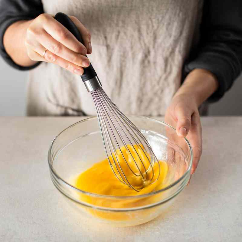 STP_EasyPancakes_WhiskEggOil_26.jpg