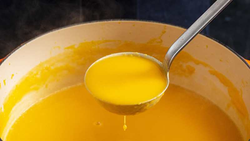 STP_Kitchen_Notes_Lifting_Ladle_85268.jpg