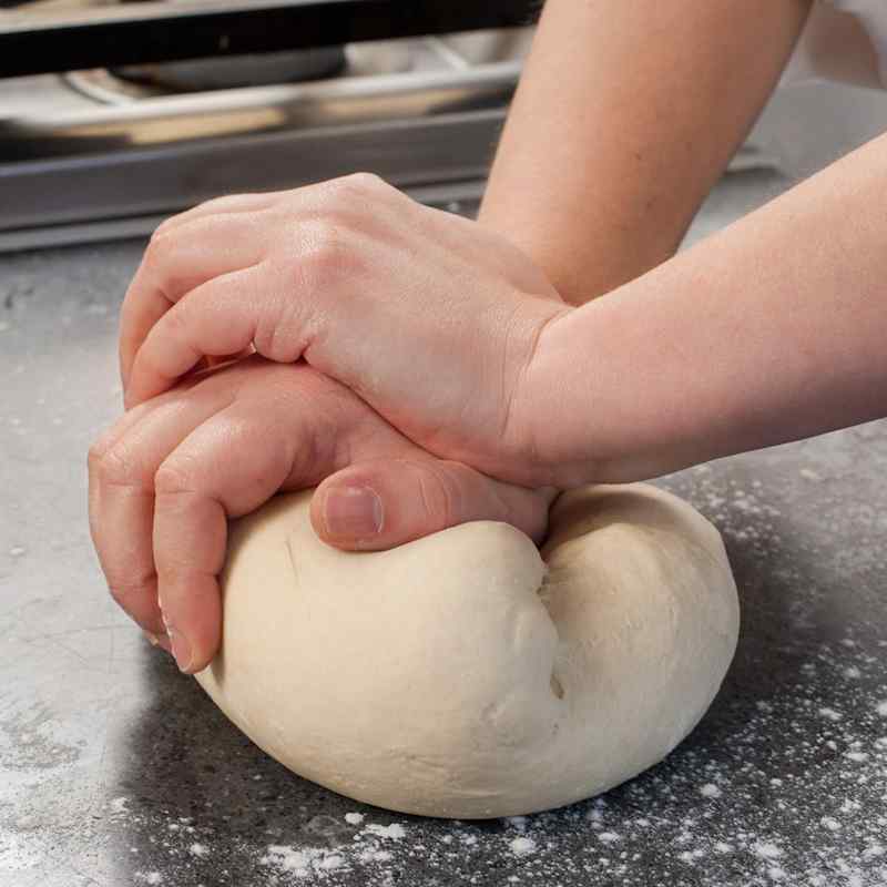 STP_KneadStandMixer_KneadbyHand_02.jpg