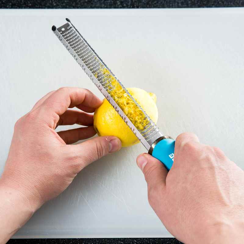 STP_RaspGraters_ZestingLemons003.jpg