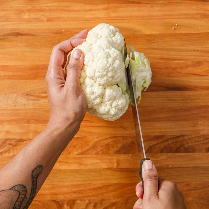 STP_Roasted_Cauliflower-Trimming4384.jpg