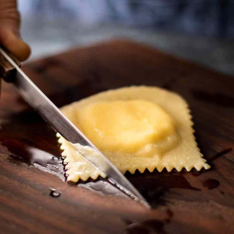 STP_ThreeCheeseRavioliBrownedButterPineNutSauce_Test-10 (2).jpg