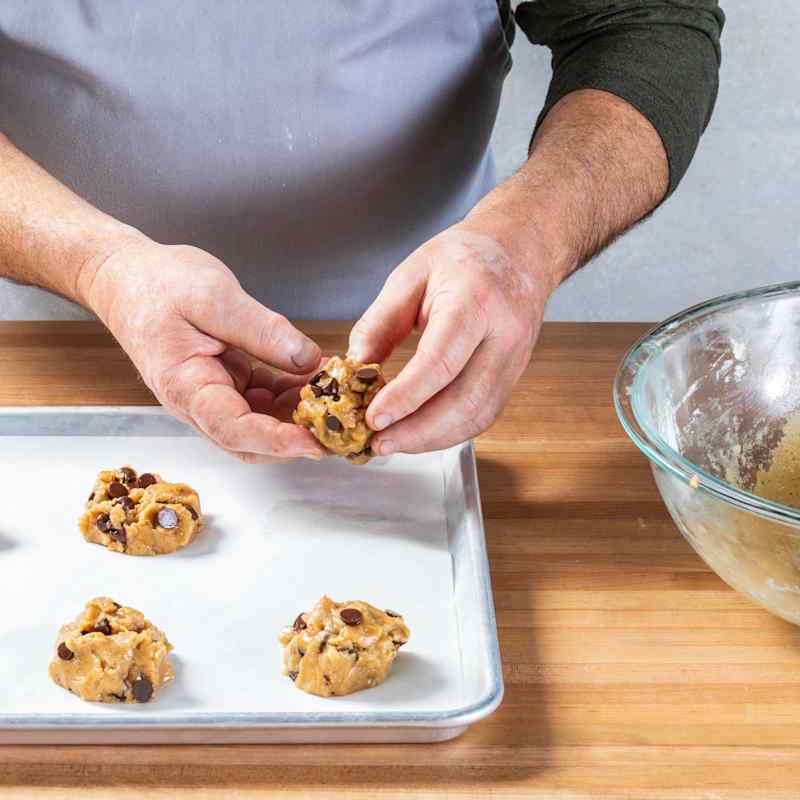 STP_Vegan_Chocolate_Chip_Cookies_Portion_5685.jpg