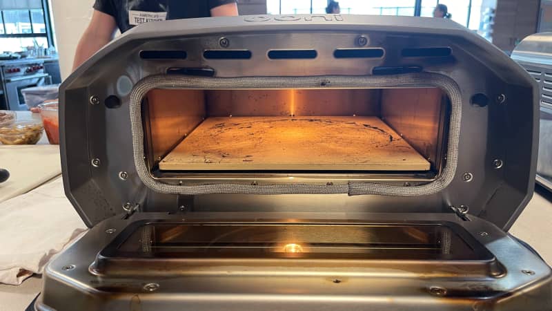 The Breville Smart Oven Pizzaiolo Review 2023: Turning My Kitchen Into a  Pizzeria