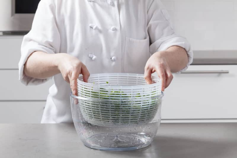 How to Use a Salad Spinner