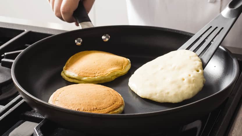 Are pancakes being cooked. Панкейки. Миндальные блинчики. Блины на завтрак. Are pancakes being cooked.