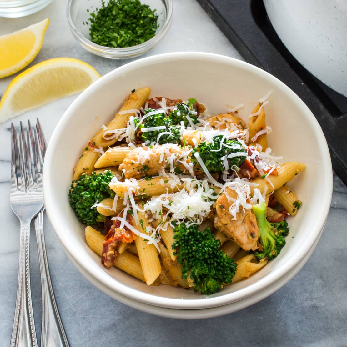 Pasta with Chicken, Broccoli, and Sun-dried Tomatoes
