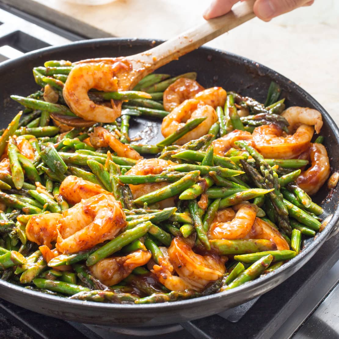 Stir-Fried Shrimp and Asparagus in Garlic Sauce