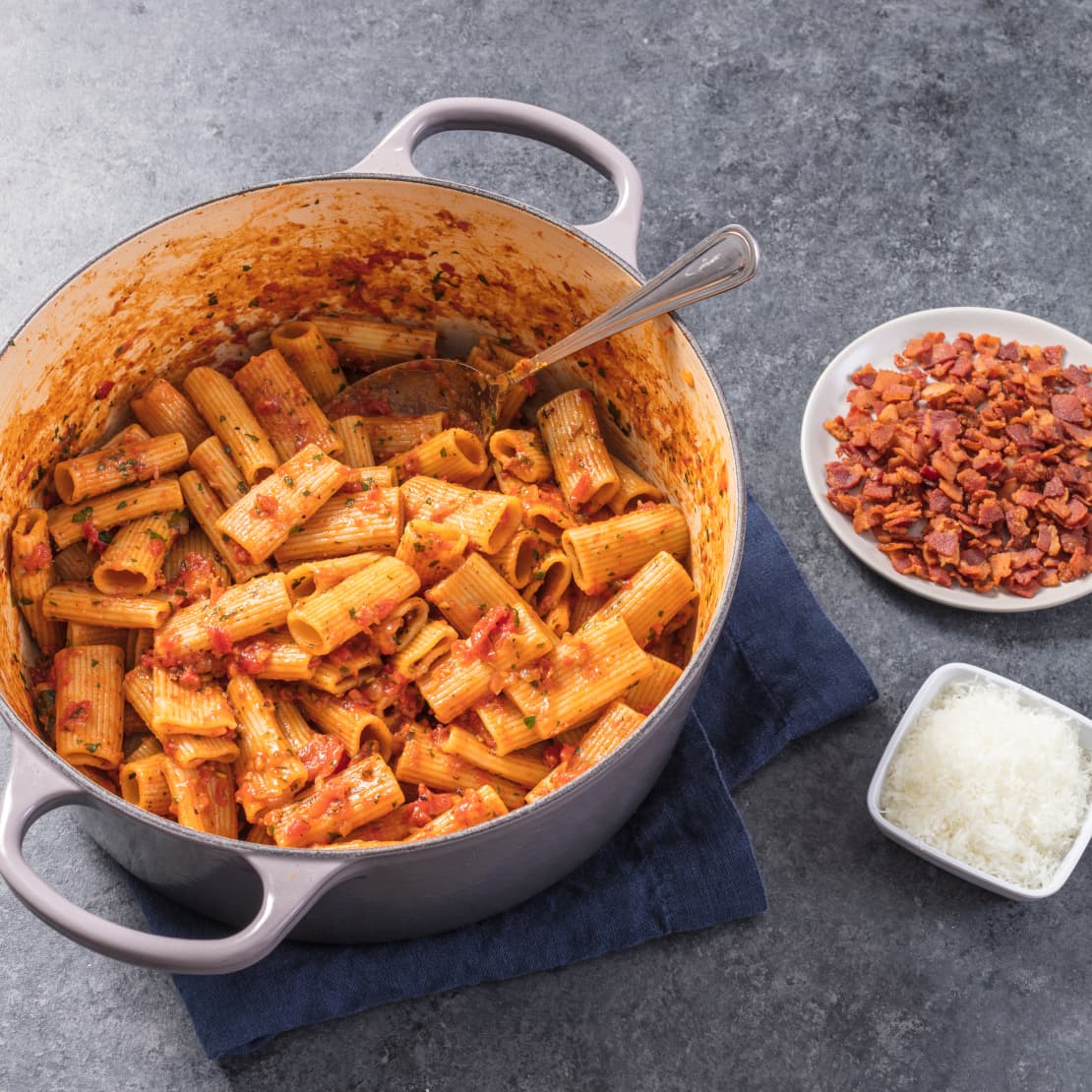 Rigatoni with Tomatoes, Bacon, and Fennel