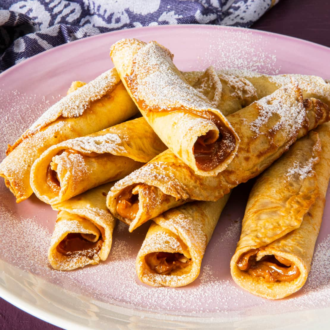 Panqueques con Dulce de Leche (Crepes with Dulce de Leche)