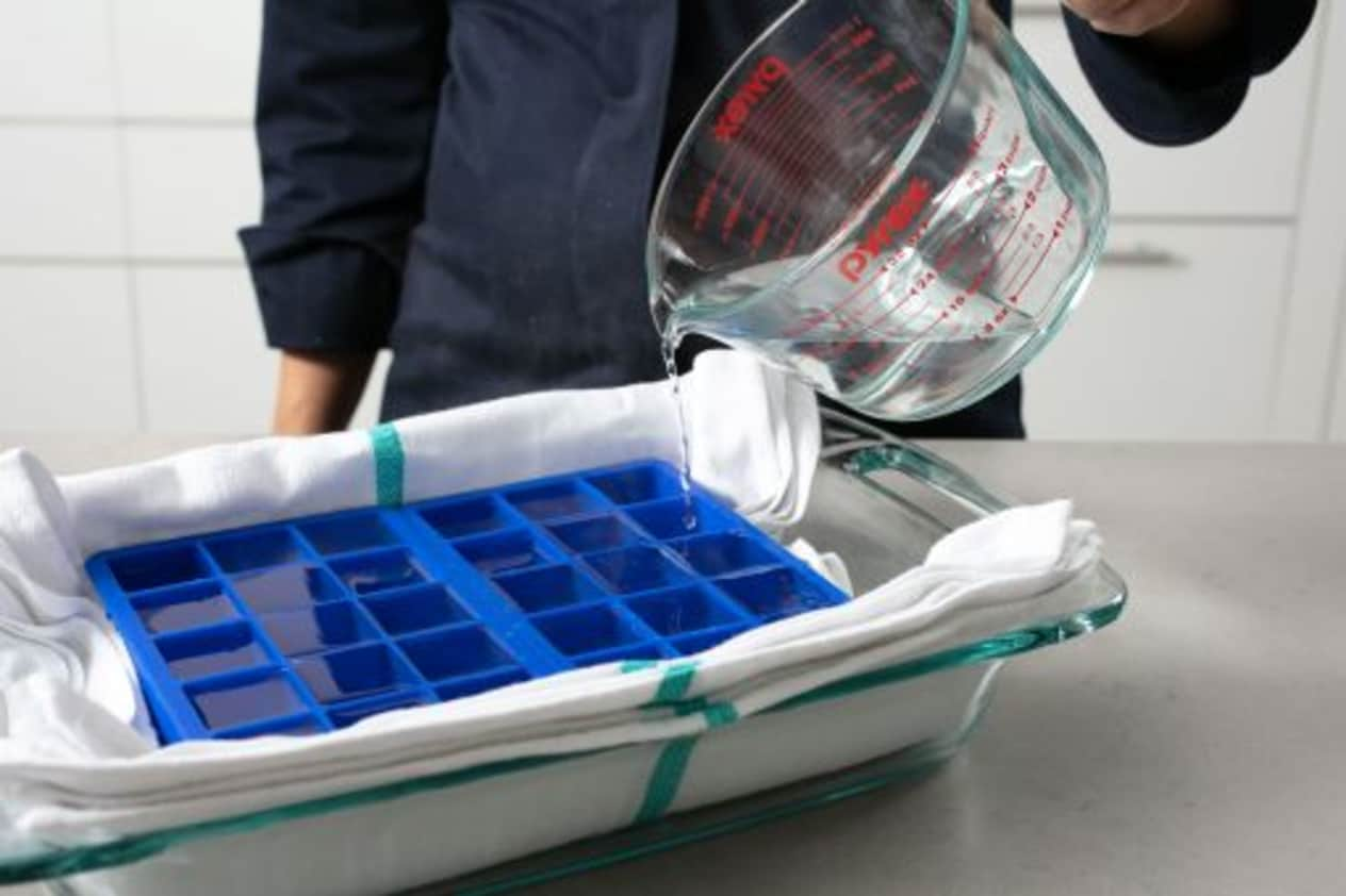 How to Get Ice Cubes Out of a Tray