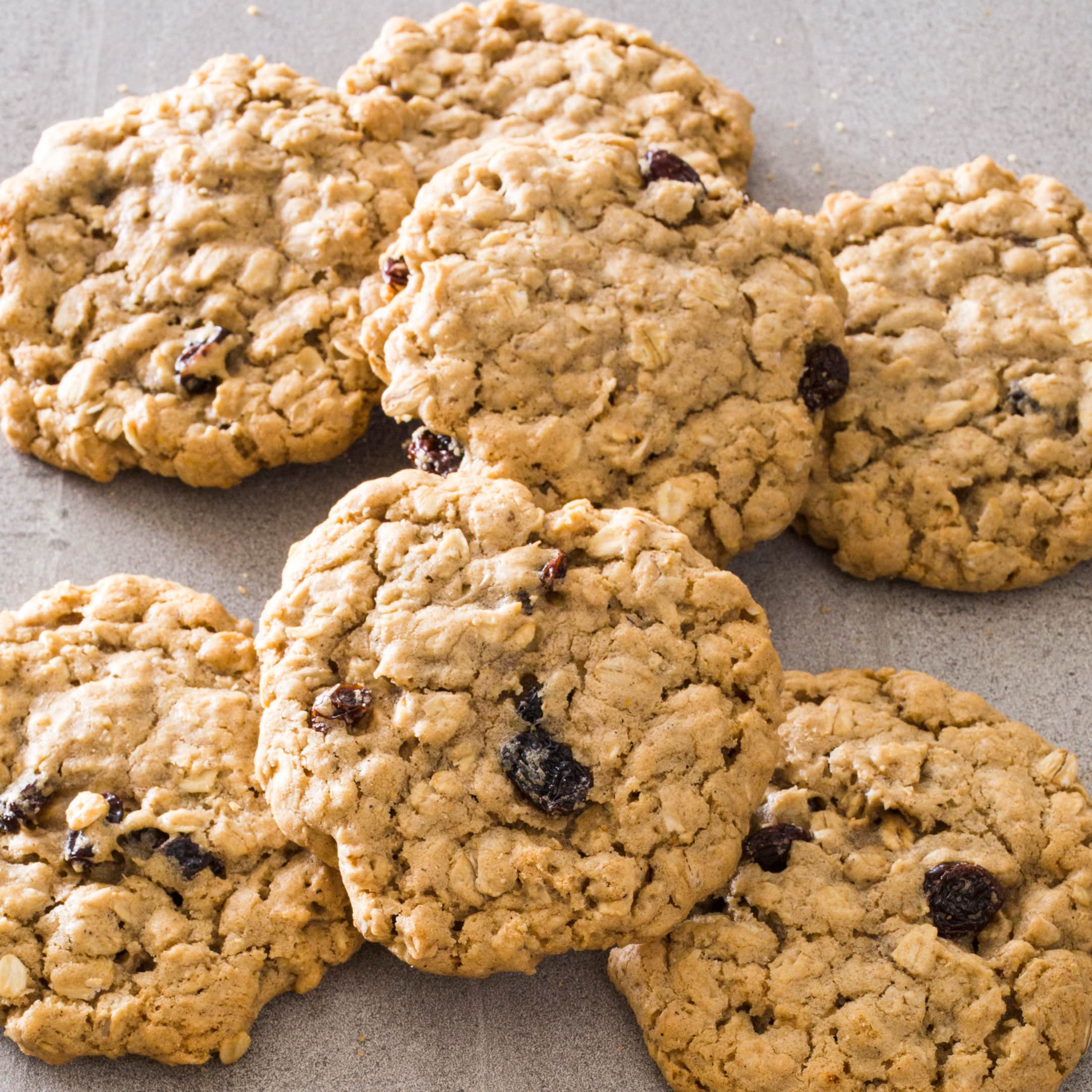 9077 Classic Chewy Oatmeal Cookies