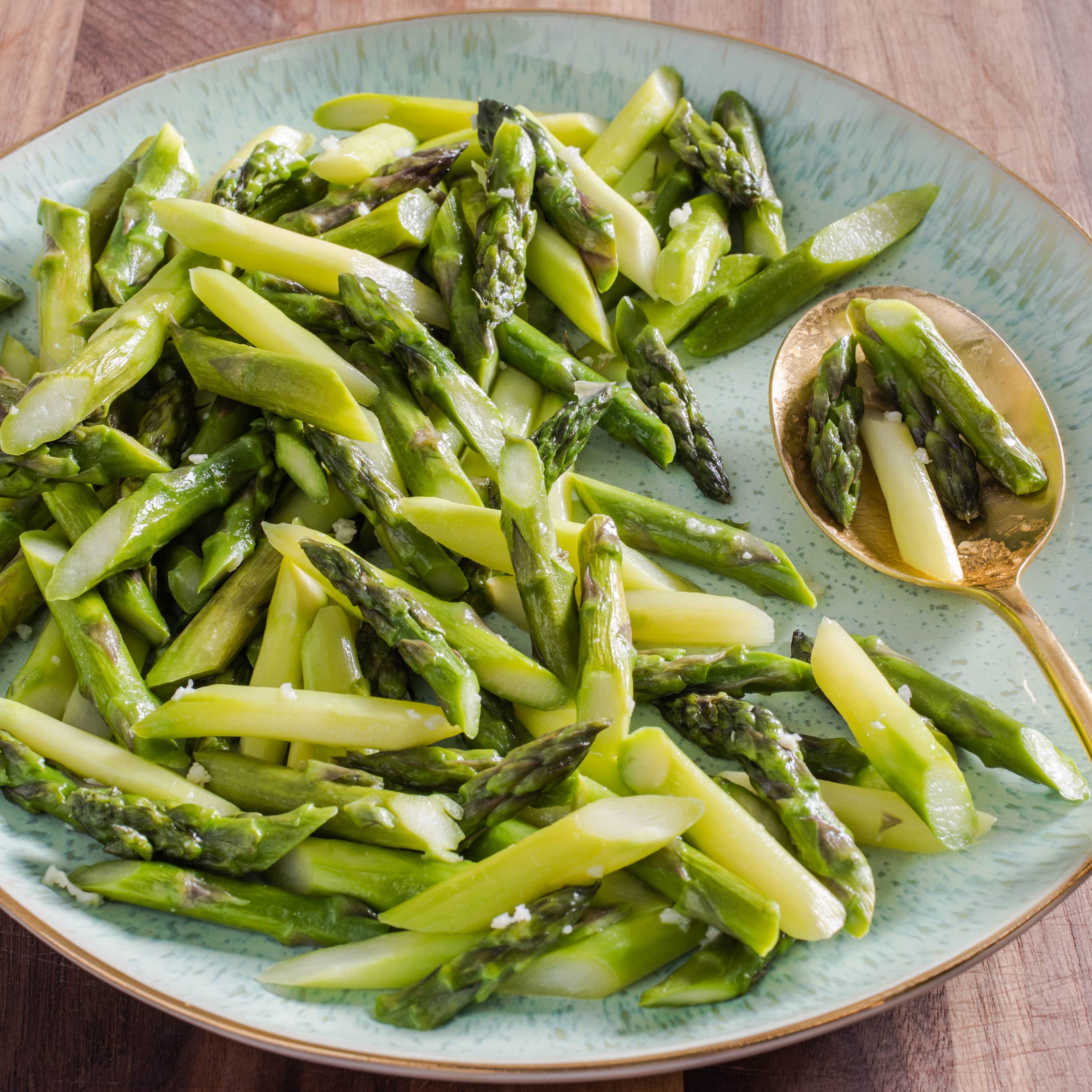 Pan-Steamed Asparagus with Garlic