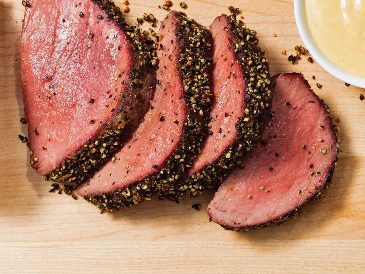 Peppercorn–Crusted Beef Tenderloin with Hollandaise Sauce