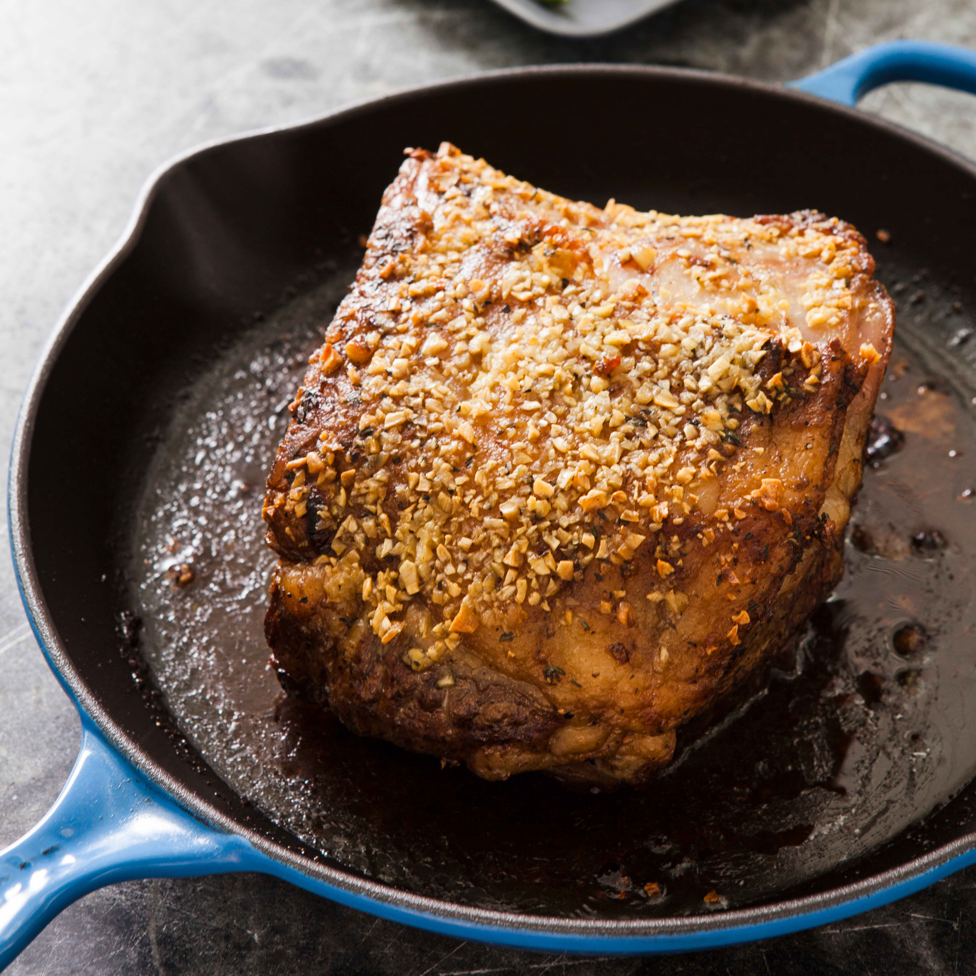 Cast Iron Garlic-Roasted Top Sirloin