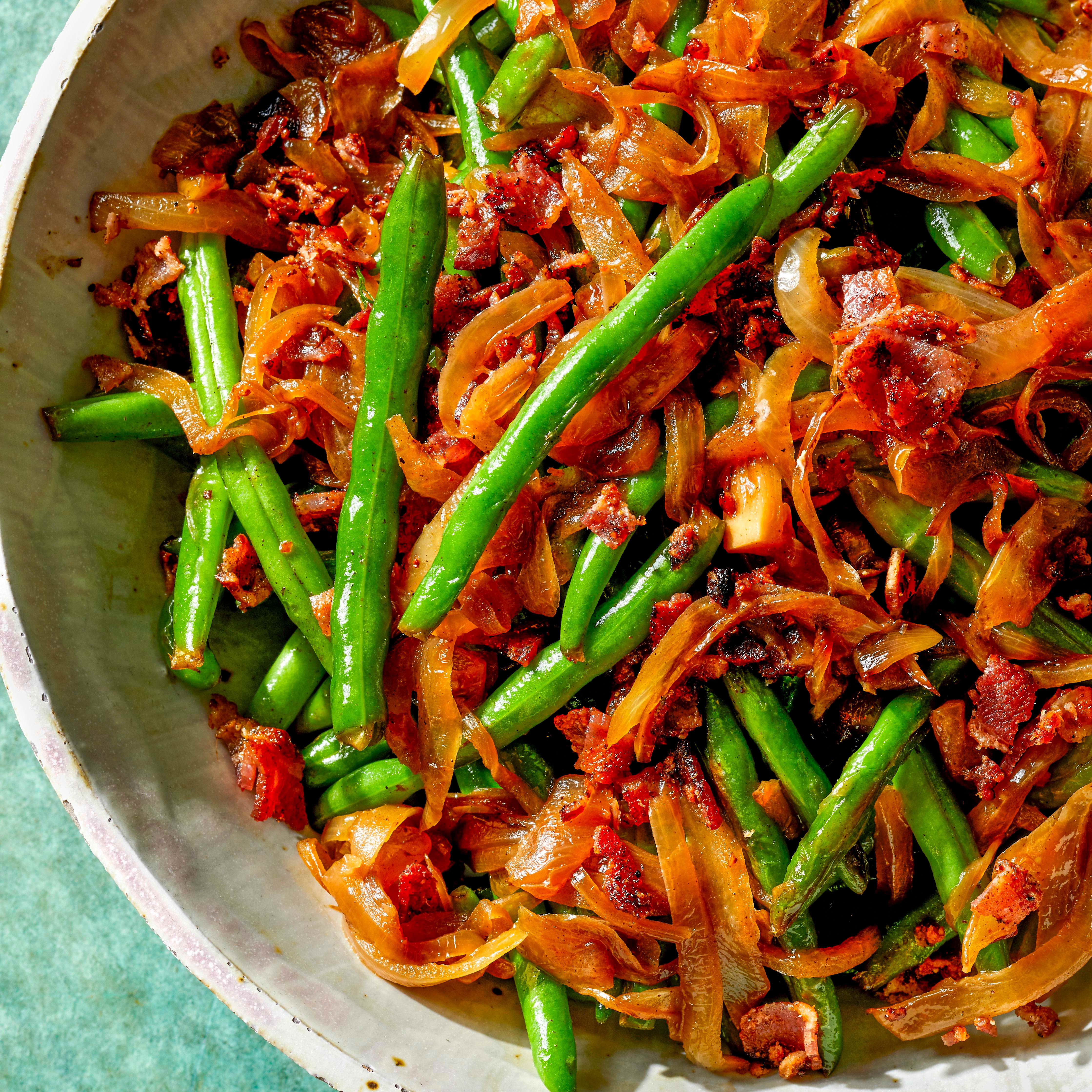 Green Beans with Caramelized Onions and Bacon