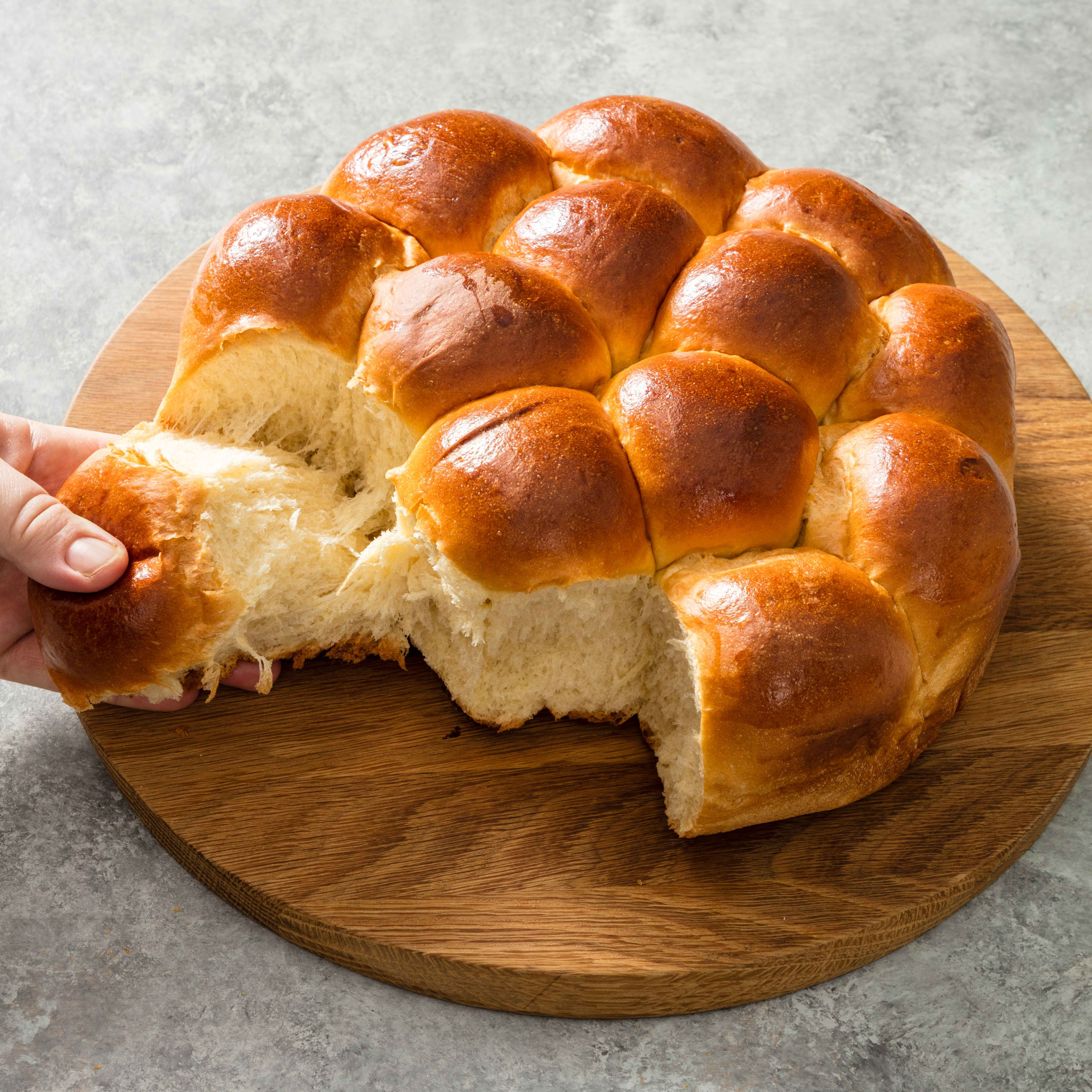 Dutch Oven Pull-Apart Dinner Rolls