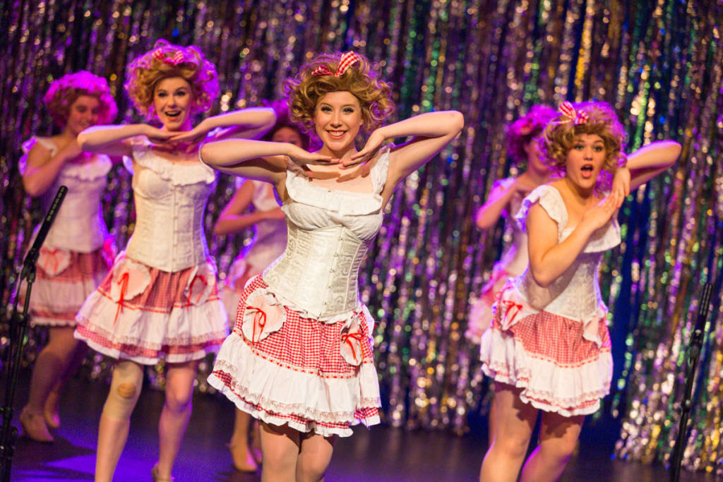 Bushel & A Peck Ensemble V1 Red/White